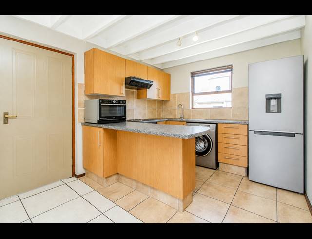 2 BEDROOM APARTMENT FOR SALE IN DOUGLASDALE